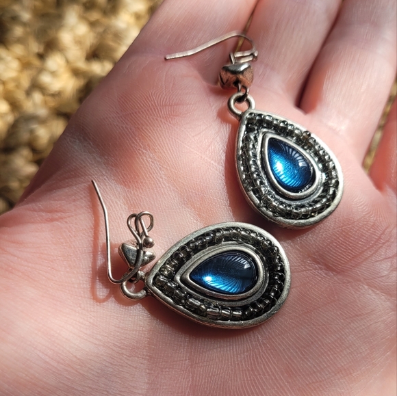 Vintage blue and silver teardrop earrings - Picture 2 of 3